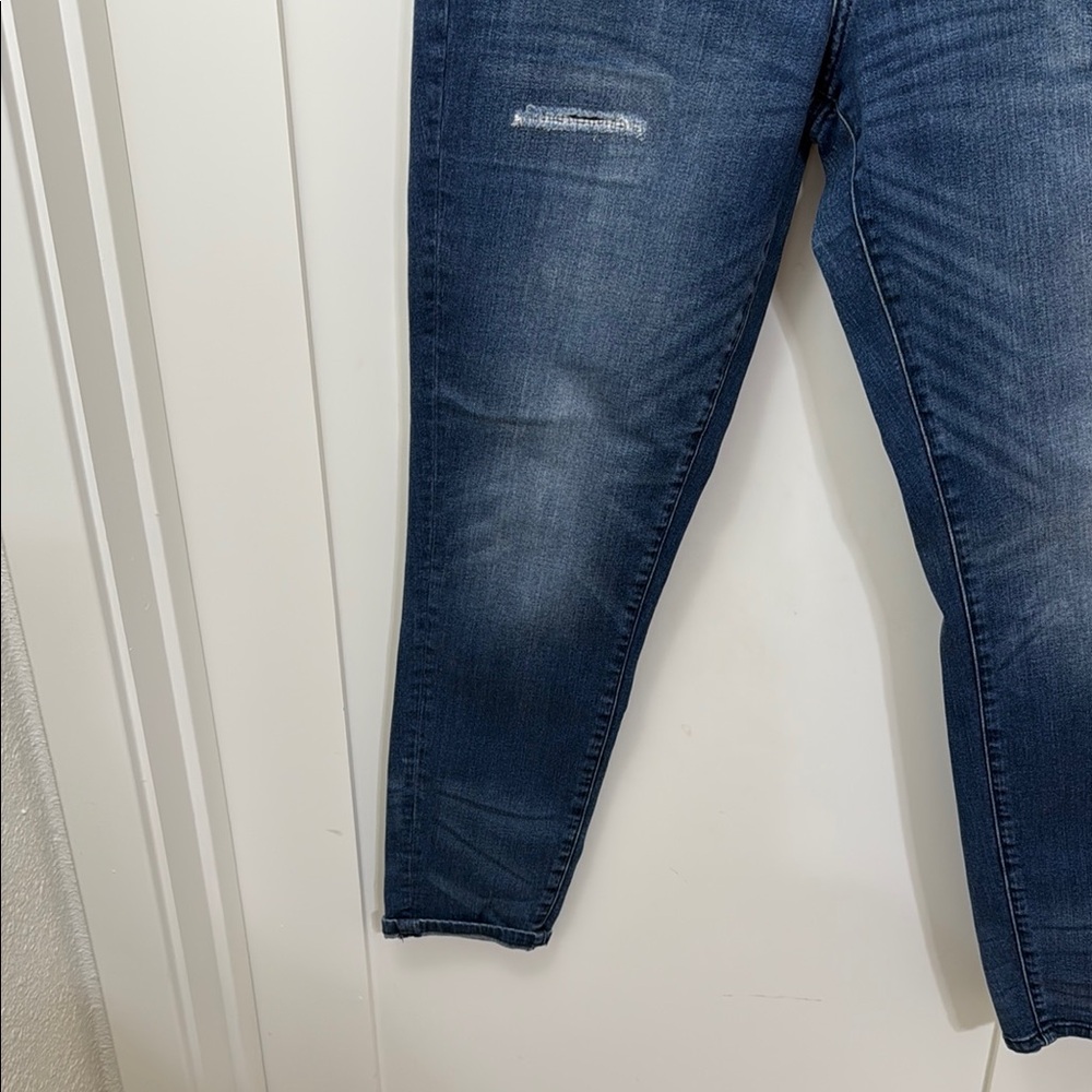 Mossimo Mid Rise Blue Jean  Womens size 14R/32 Distressed Light Blue - Picture 6 of 11
